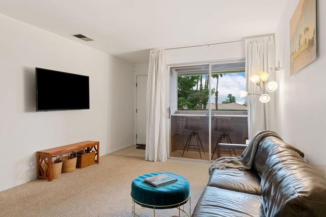 2860 N Los Felices Road 214, Palm Springs, CA 92262