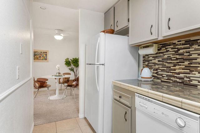 2860 N Los Felices Road 214, Palm Springs, CA 92262