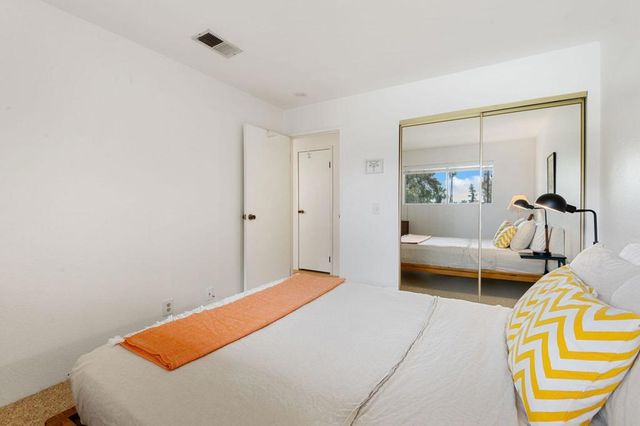 2860 N Los Felices Road 214, Palm Springs, CA 92262