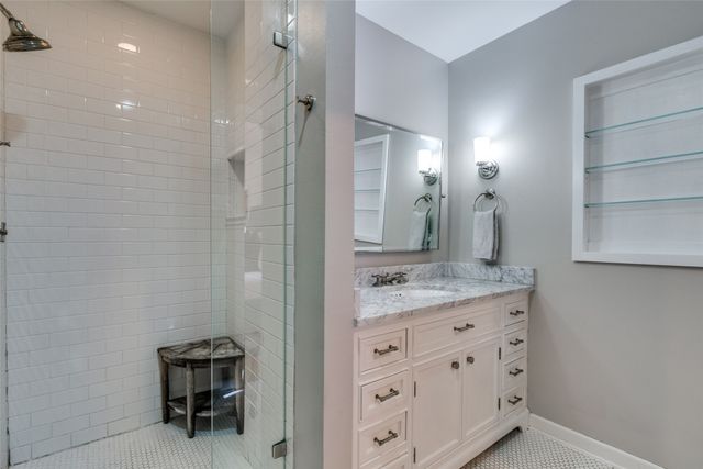 9702 Lakemont Drive, Dallas, TX 75220