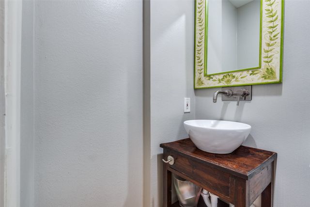 9702 Lakemont Drive, Dallas, TX 75220