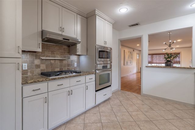 9702 Lakemont Drive, Dallas, TX 75220