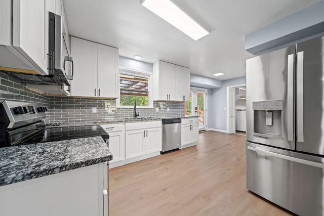 1084 Taylorsville Rd, Lebanon, TN 37087
