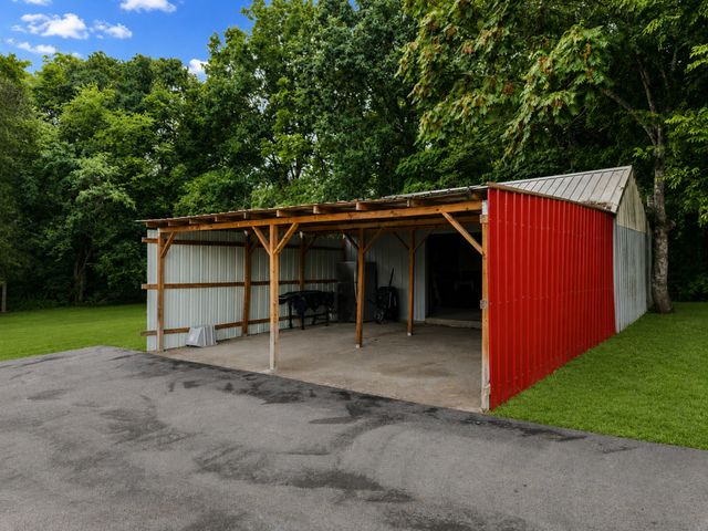 1084 Taylorsville Rd, Lebanon, TN 37087