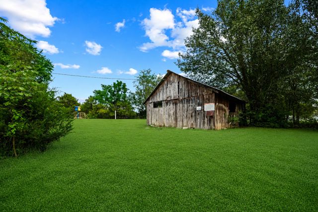 1084 Taylorsville Rd, Lebanon, TN 37087