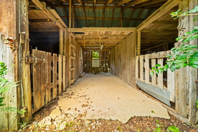 1084 Taylorsville Rd, Lebanon, TN 37087