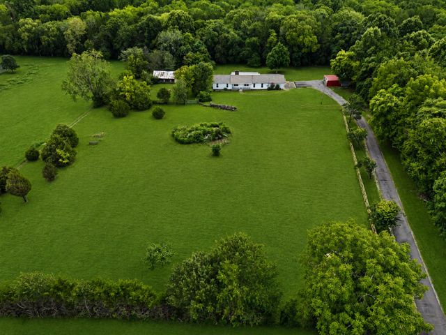 1084 Taylorsville Rd, Lebanon, TN 37087