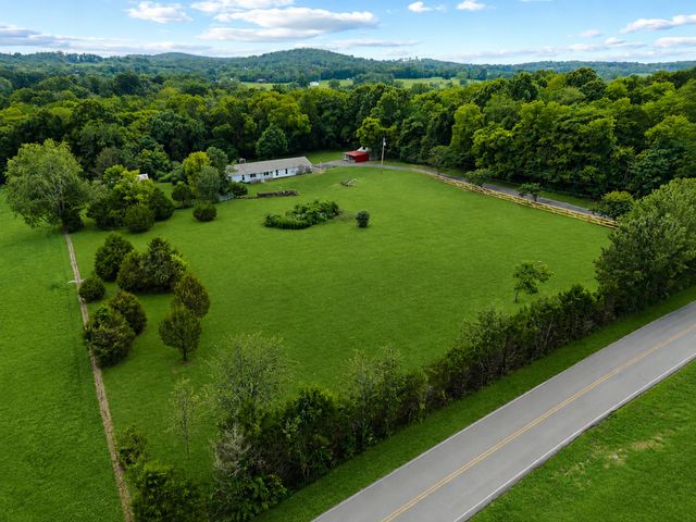1084 Taylorsville Rd, Lebanon, TN 37087