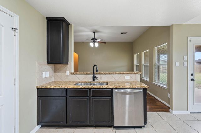 18875 Maverick Ranch Road E, Magnolia, TX 77355