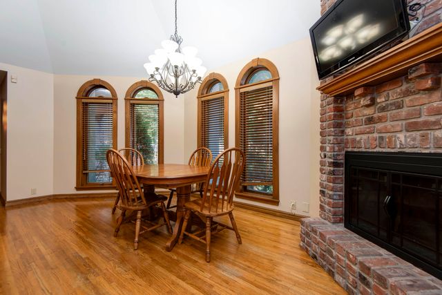 5118 S Chelsea Avenue, Springfield, MO 65804