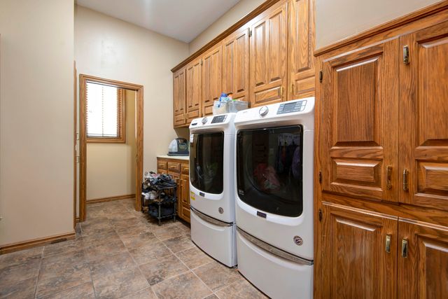 5118 S Chelsea Avenue, Springfield, MO 65804