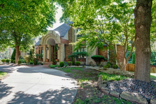 5118 S Chelsea Avenue, Springfield, MO 65804