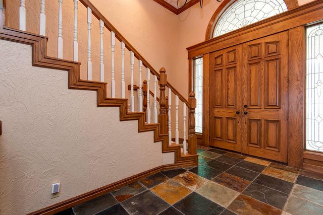 5118 S Chelsea Avenue, Springfield, MO 65804