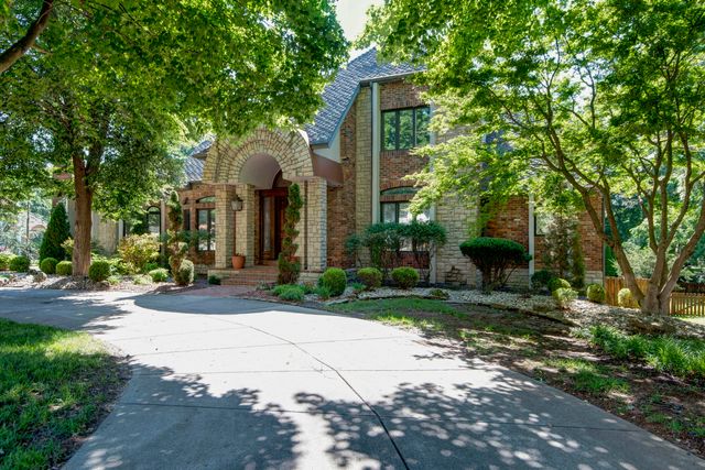 5118 S Chelsea Avenue, Springfield, MO 65804