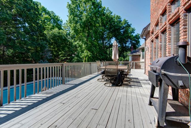 5118 S Chelsea Avenue, Springfield, MO 65804