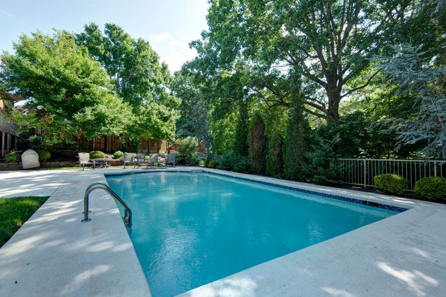 5118 S Chelsea Avenue, Springfield, MO 65804