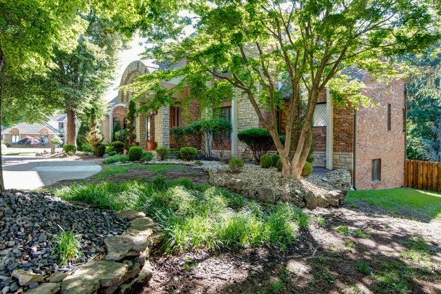 5118 S Chelsea Avenue, Springfield, MO 65804