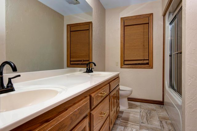 5118 S Chelsea Avenue, Springfield, MO 65804