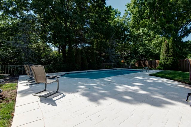 5118 S Chelsea Avenue, Springfield, MO 65804