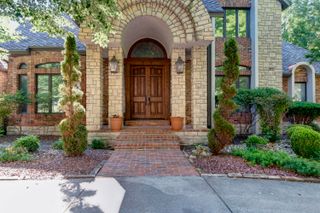5118 S Chelsea Avenue, Springfield, MO 65804