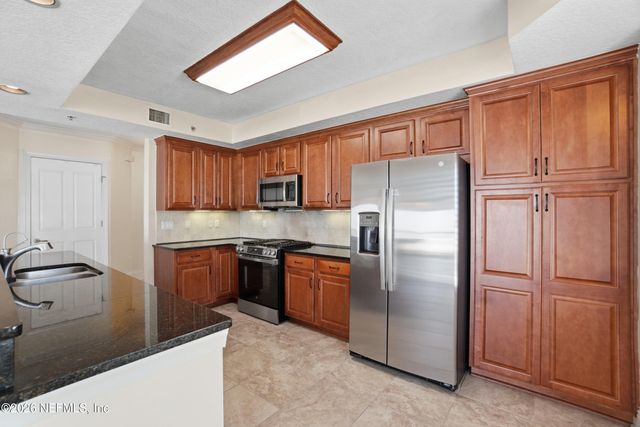 932 1ST Street N 203, Jacksonville Beach, FL 32250