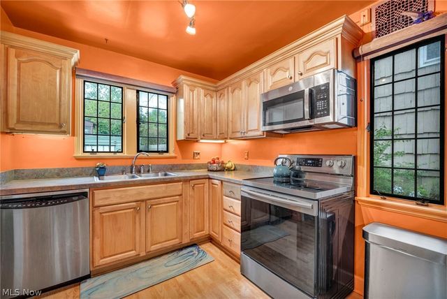 18126 Lomond Boulevard, Shaker Heights, OH 44122