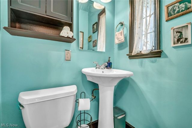 18126 Lomond Boulevard, Shaker Heights, OH 44122