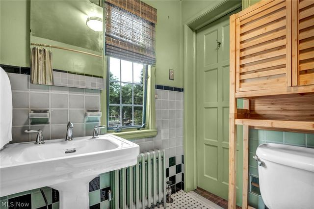18126 Lomond Boulevard, Shaker Heights, OH 44122