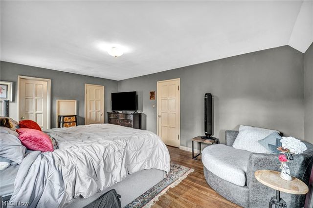 18126 Lomond Boulevard, Shaker Heights, OH 44122
