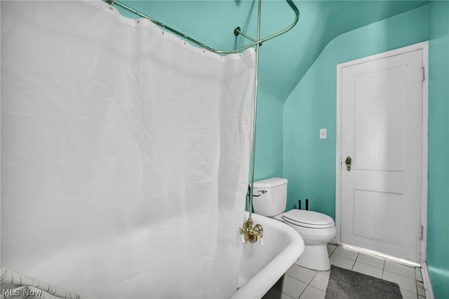 18126 Lomond Boulevard, Shaker Heights, OH 44122