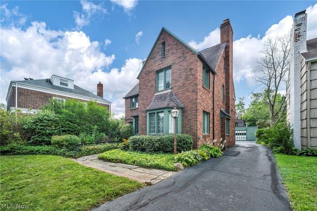 18126 Lomond Boulevard, Shaker Heights, OH 44122