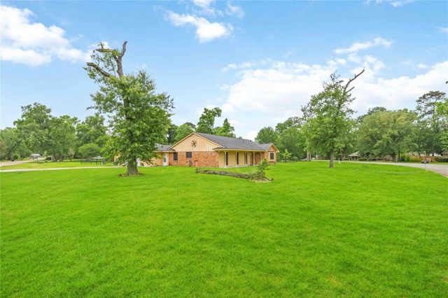 435 Rolling Wood Road, Baytown, TX 77520