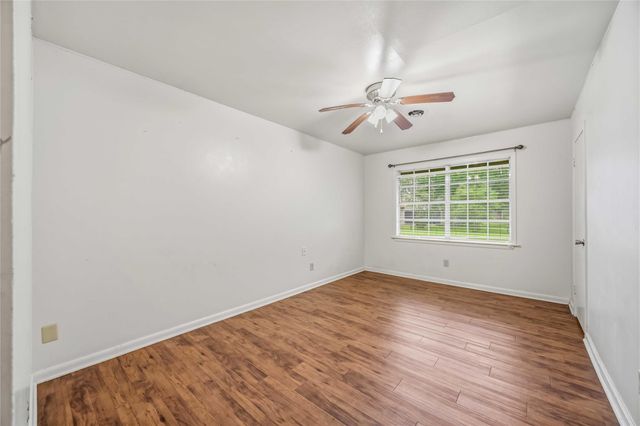 435 Rolling Wood Road, Baytown, TX 77520