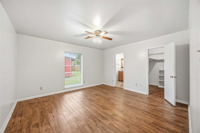 435 Rolling Wood Road, Baytown, TX 77520