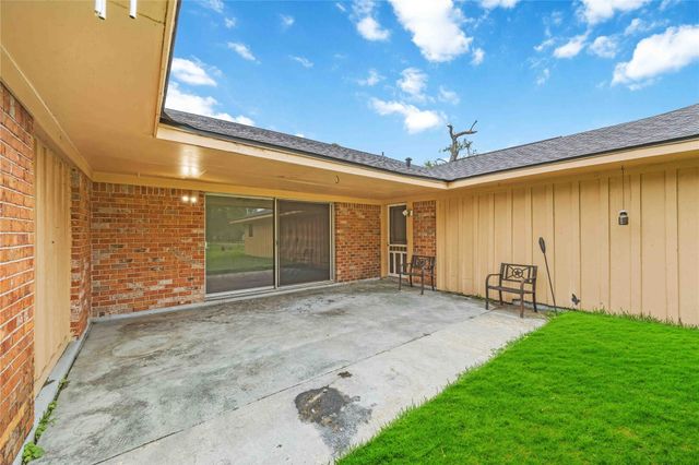 435 Rolling Wood Road, Baytown, TX 77520