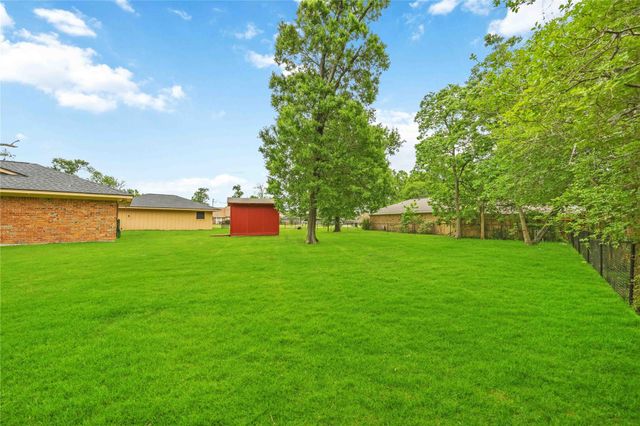 435 Rolling Wood Road, Baytown, TX 77520