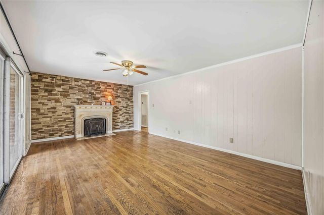 435 Rolling Wood Road, Baytown, TX 77520