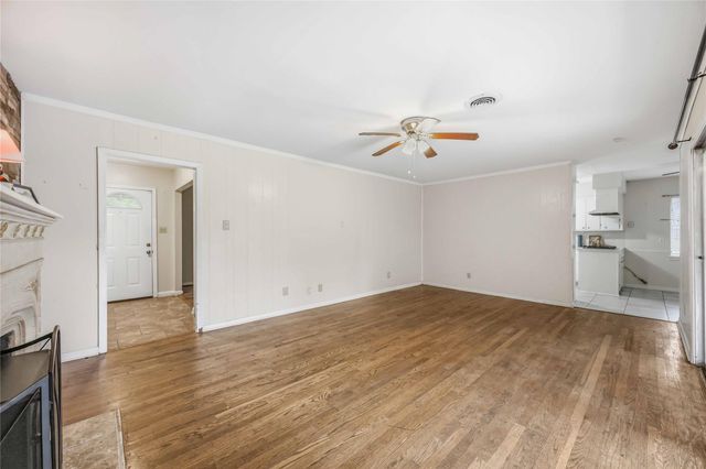 435 Rolling Wood Road, Baytown, TX 77520