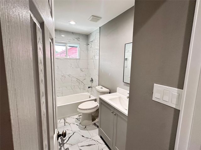 4519 Oak Shadows Drive, Houston, TX 77091