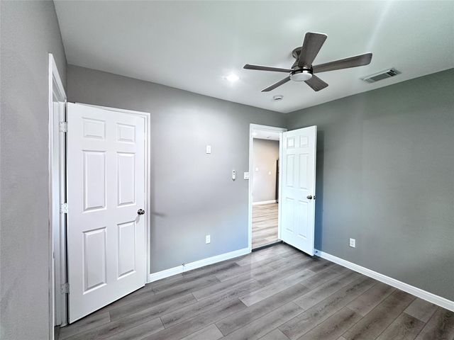 4519 Oak Shadows Drive, Houston, TX 77091