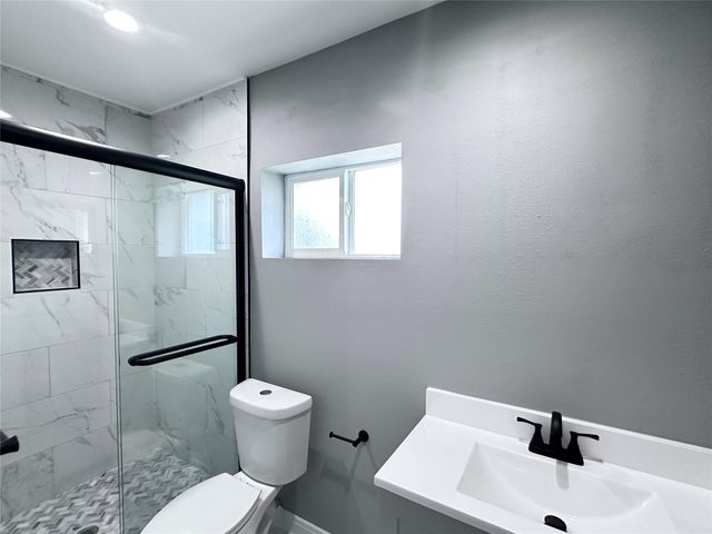 4519 Oak Shadows Drive, Houston, TX 77091