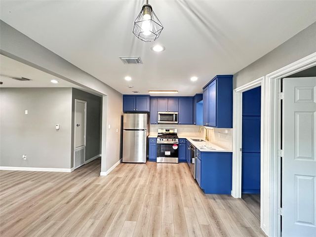 4519 Oak Shadows Drive, Houston, TX 77091