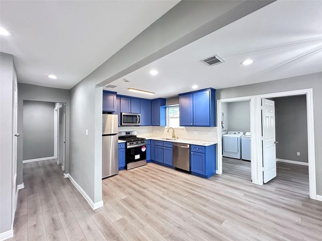 4519 Oak Shadows Drive, Houston, TX 77091