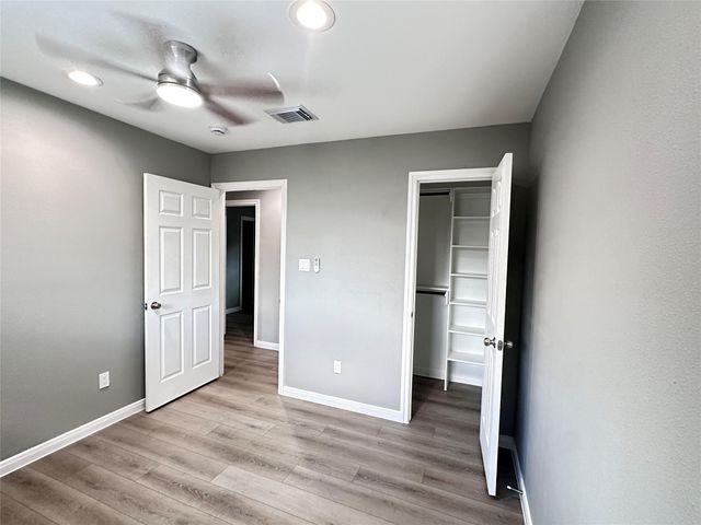 4519 Oak Shadows Drive, Houston, TX 77091