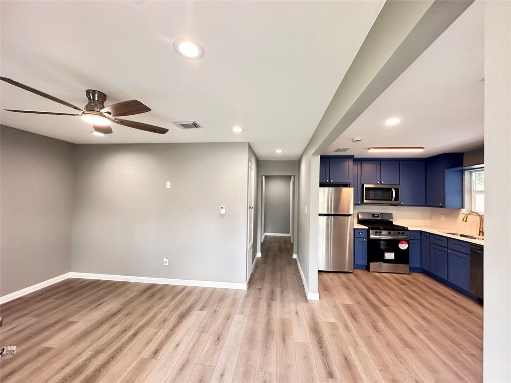 4519 Oak Shadows Drive, Houston, TX 77091