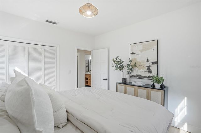 1429 E PARK CIRCLE, Tampa, FL 33604