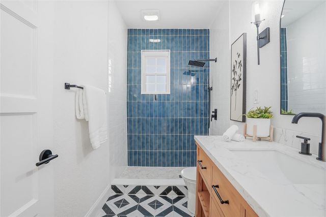 1429 E PARK CIRCLE, Tampa, FL 33604