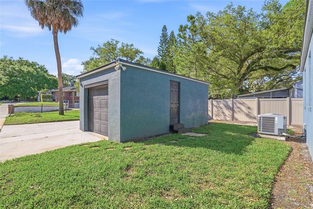 1429 E PARK CIRCLE, Tampa, FL 33604