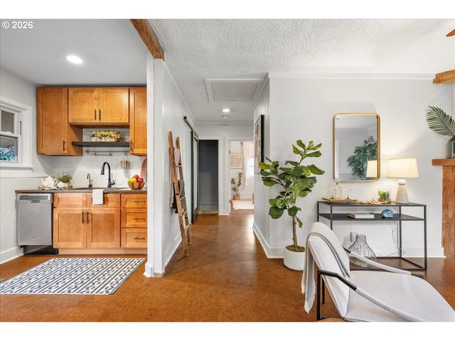 6208 Ne 33RD Ave, Portland, OR 97211