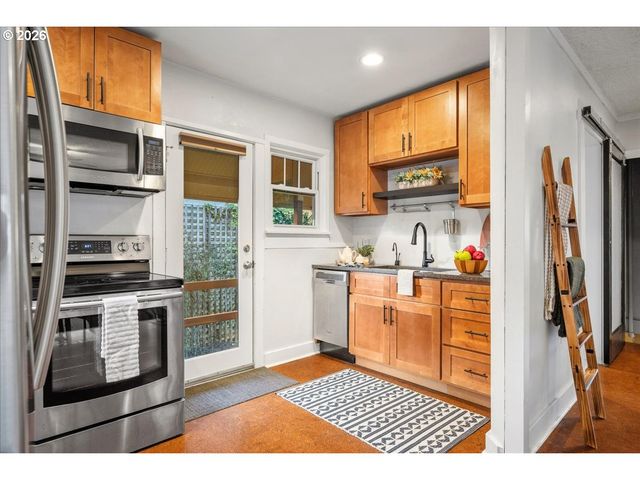 6208 Ne 33RD Ave, Portland, OR 97211